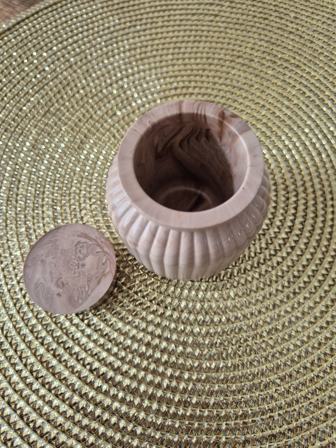 Pot cannelé