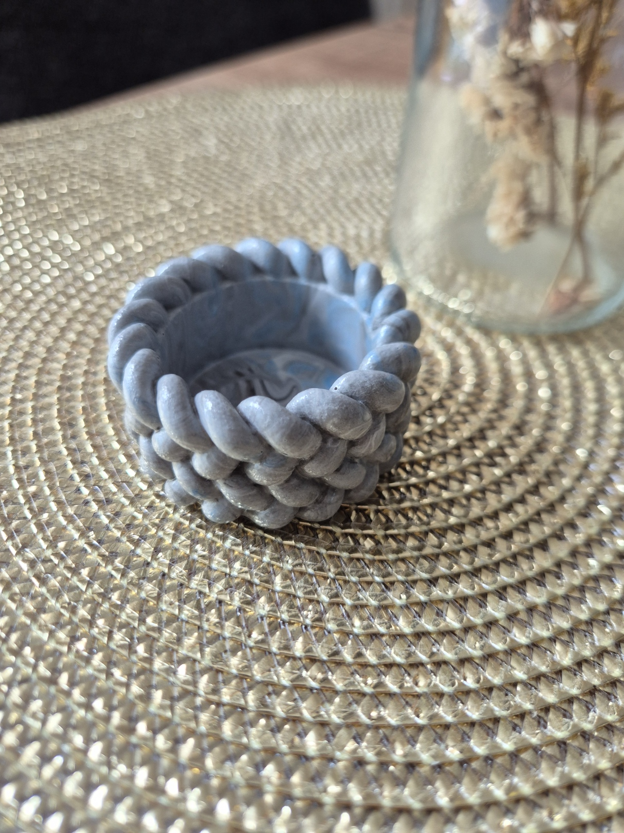 Petit pot tressé