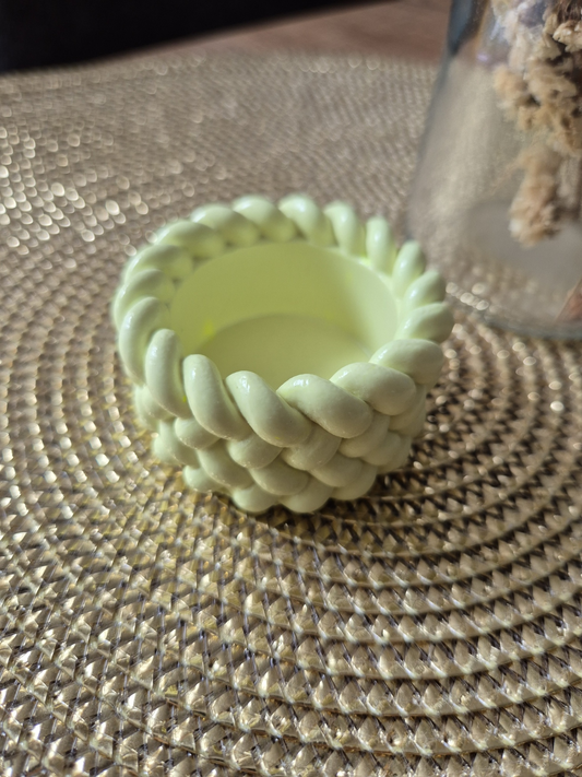 Petit pot tressé