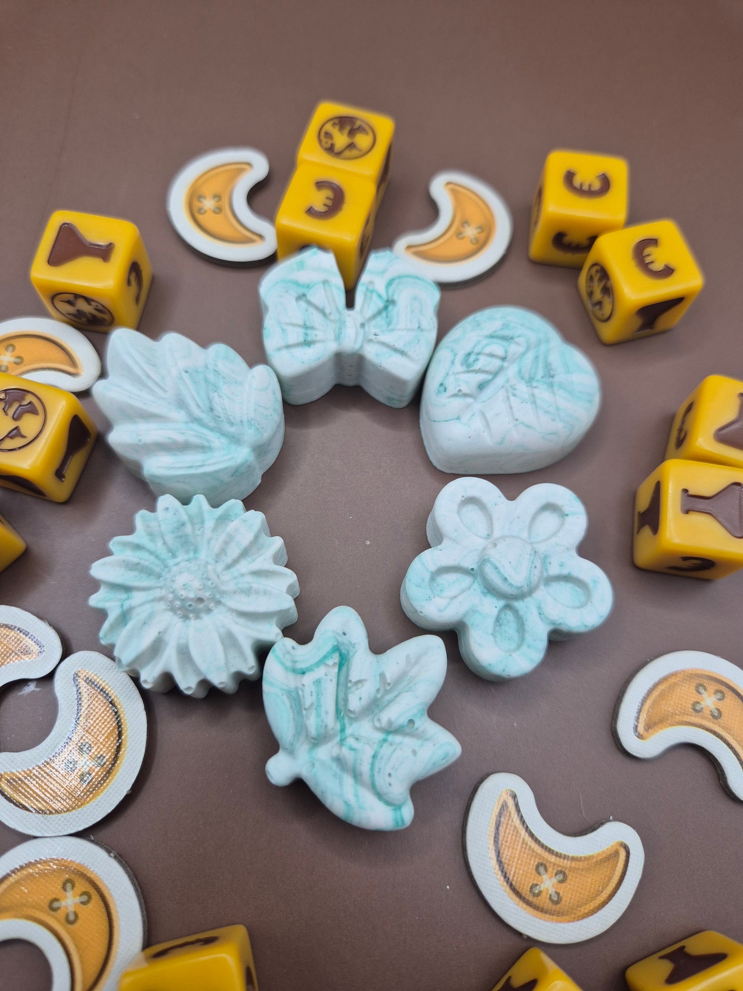Lot de 6 Jetons Variés